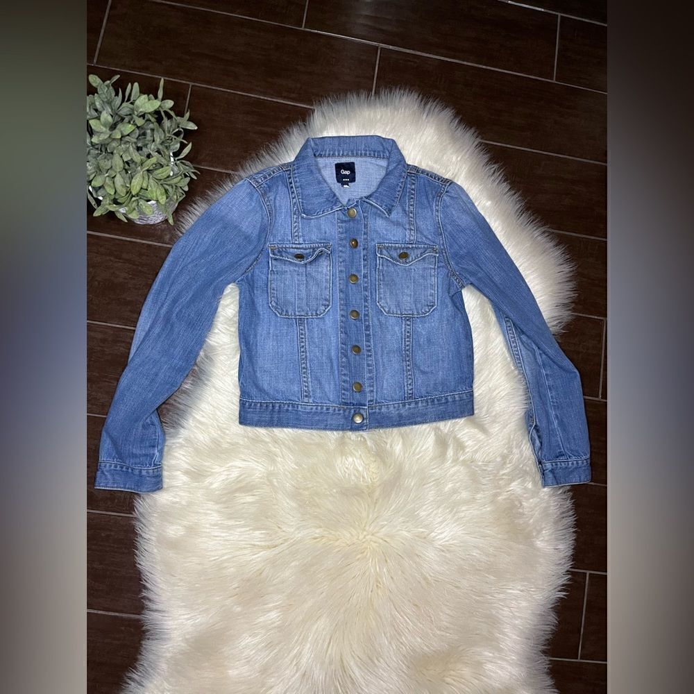 Old Navy denim jacket sz medium